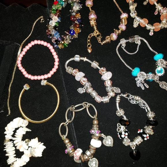 Various bracelets - Picture 4 of 5